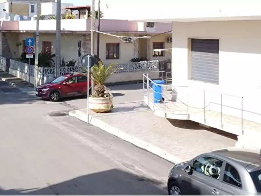 Immagine 6 di Negozio in vendita  in via congedi a Ugento