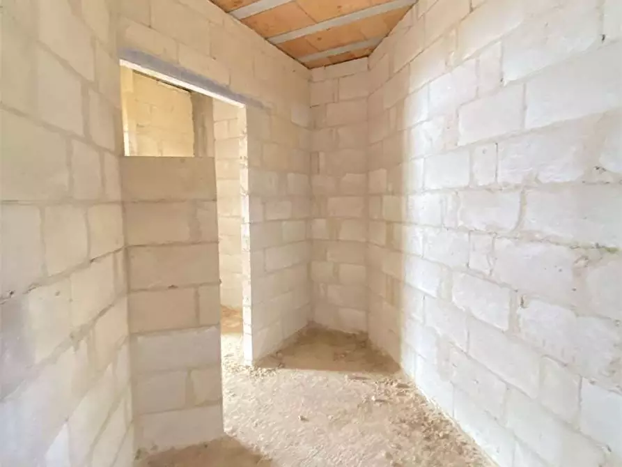 Immagine 28 di Villetta a schiera in vendita  in via palla a Casarano