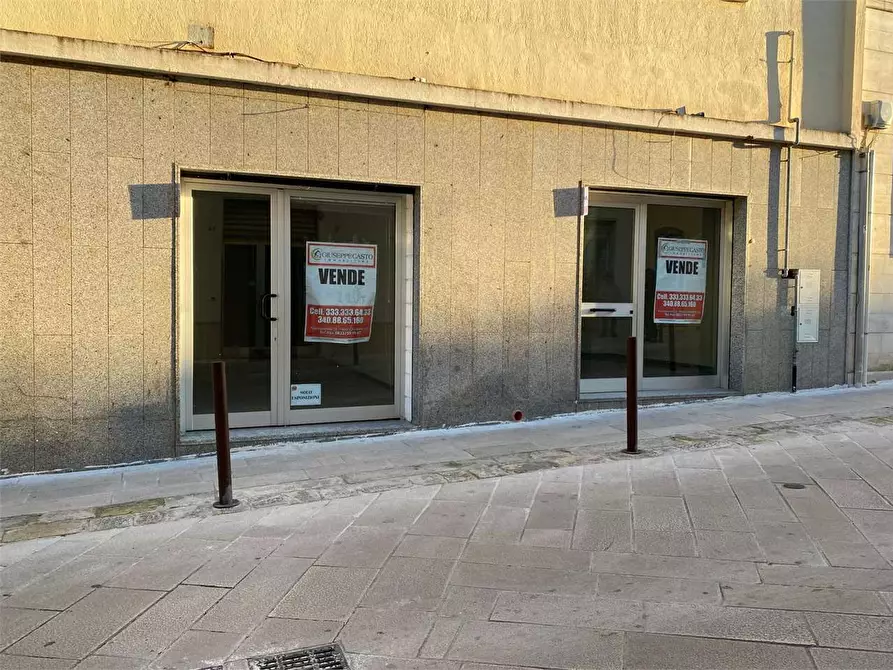 Immagine 7 di Negozio in affitto  in via Dante a Casarano