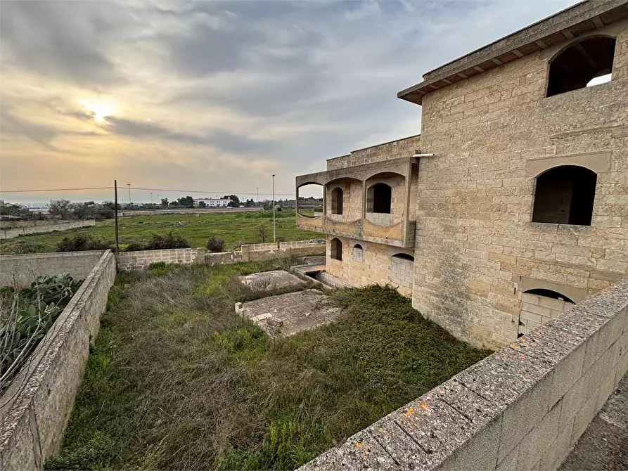 Immagine 12 di Villa in vendita  in Via sofia 10 a Casarano