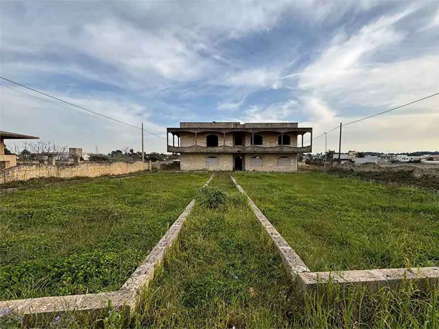 Immagine 27 di Villa in vendita  in Via sofia 10 a Casarano