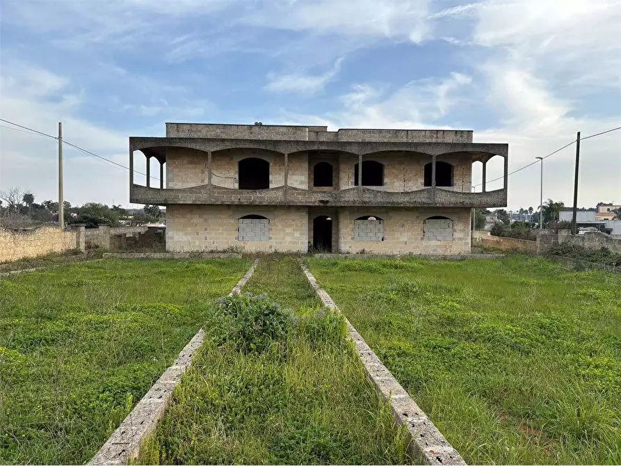 Immagine 2 di Villa in vendita  in Via sofia 10 a Casarano