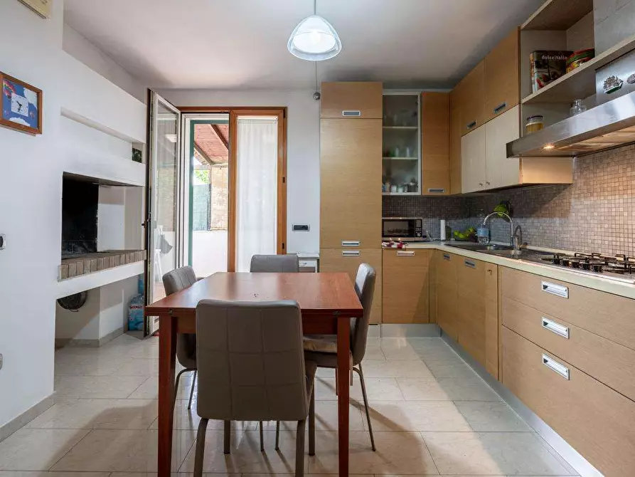 Immagine 9 di Casa indipendente in vendita  in via Tago a Casarano