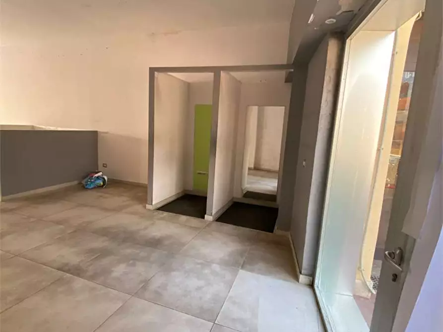 Immagine 12 di Negozio in affitto  in Piazza petracca  11 a Casarano