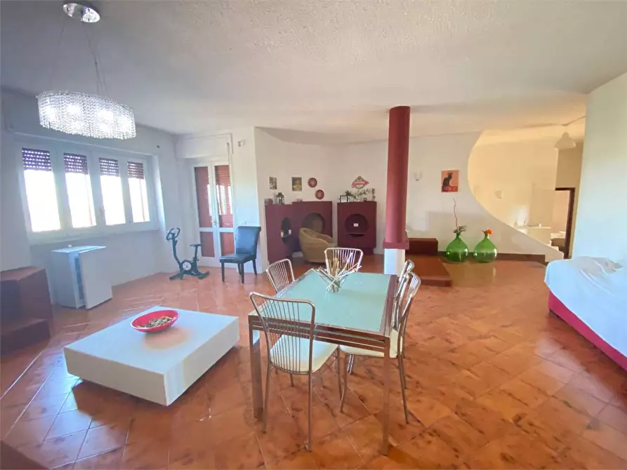 Immagine 15 di Villa in vendita  in Contrada gualtieri snc a Matino