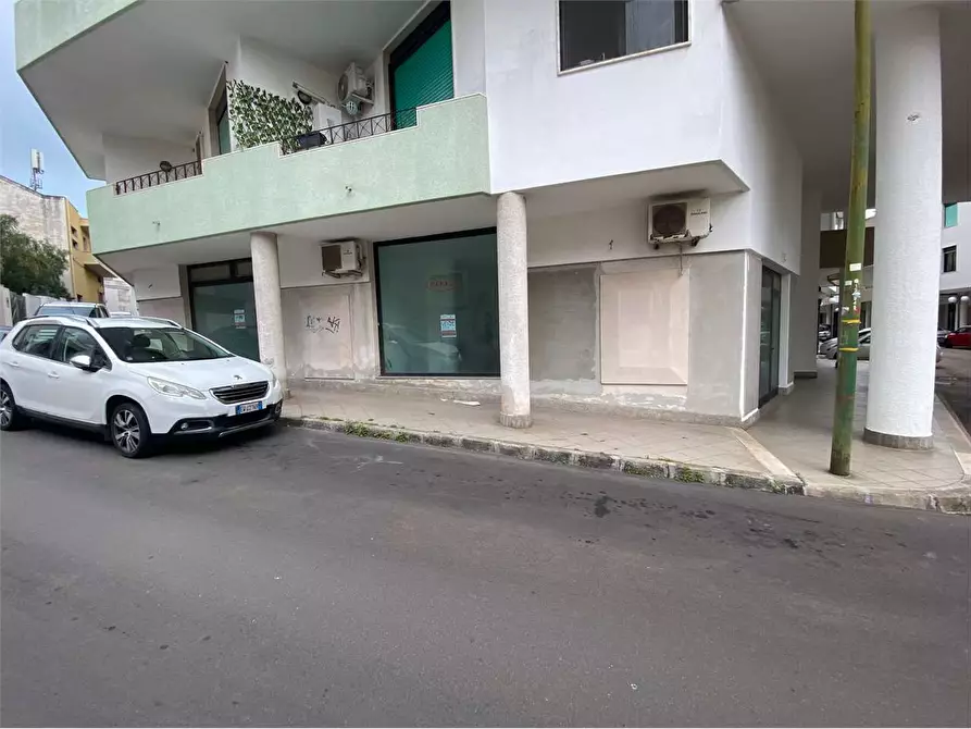 Immagine 5 di Ufficio in vendita  in viale stazione a Casarano