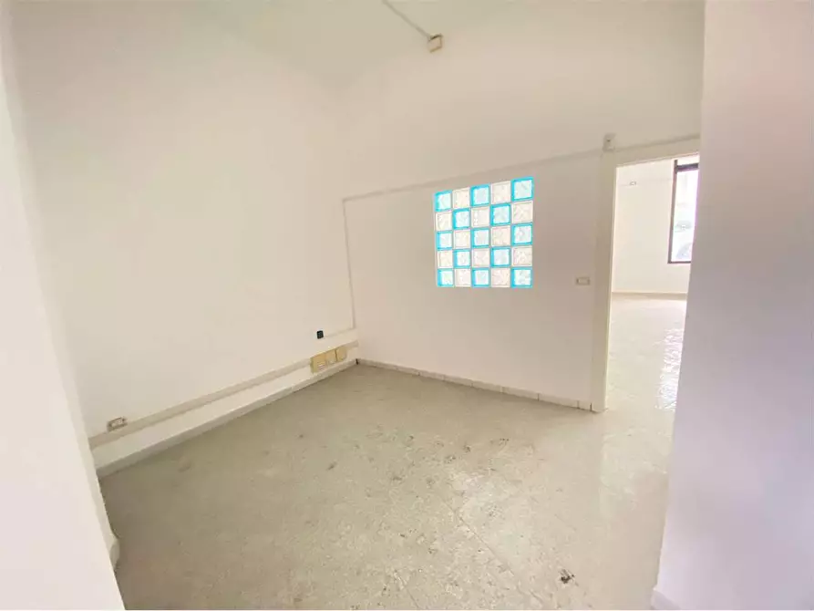 Immagine 12 di Ufficio in vendita  in viale stazione a Casarano