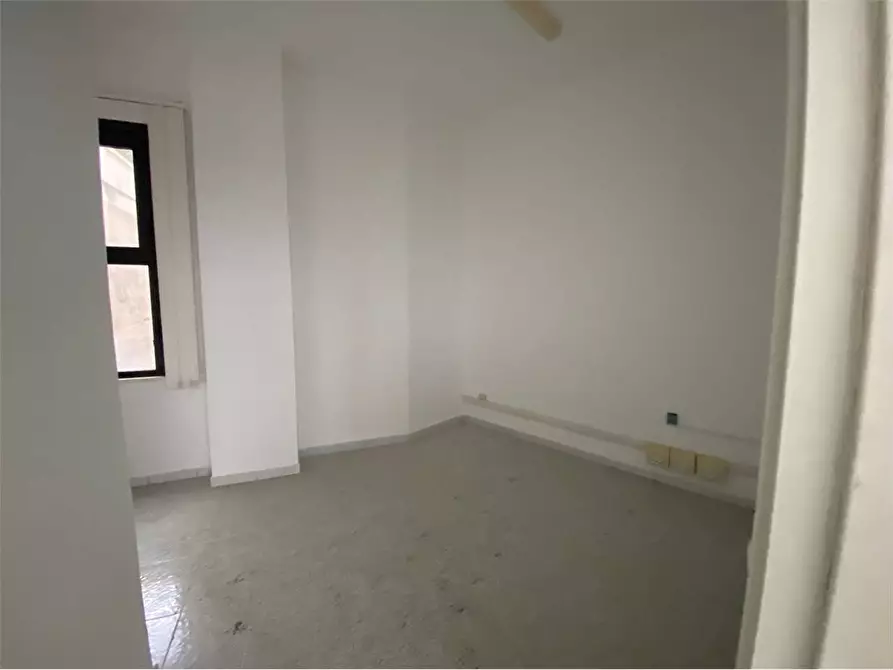 Immagine 13 di Ufficio in vendita  in viale stazione a Casarano