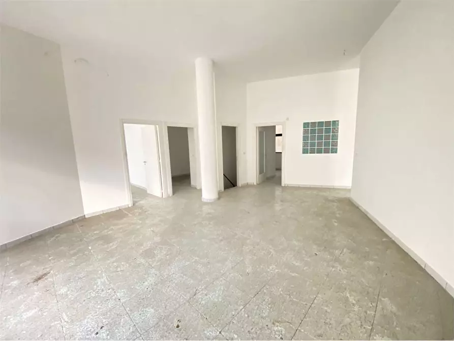 Immagine 2 di Ufficio in vendita  in viale stazione a Casarano