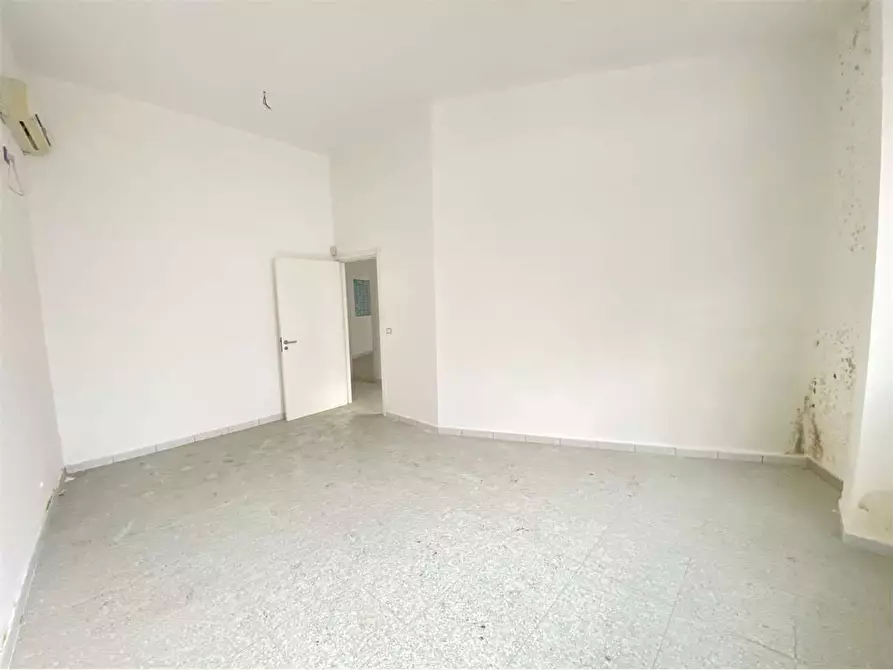 Immagine 15 di Ufficio in vendita  in viale stazione a Casarano