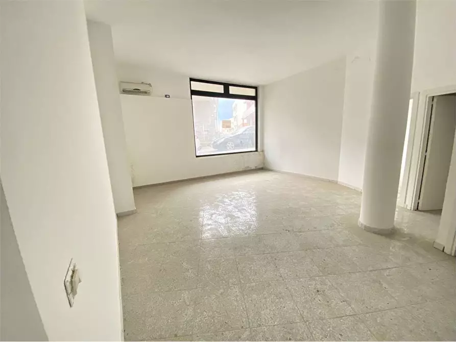 Immagine 19 di Ufficio in vendita  in viale stazione a Casarano