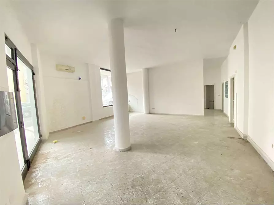 Immagine 20 di Ufficio in vendita  in viale stazione a Casarano