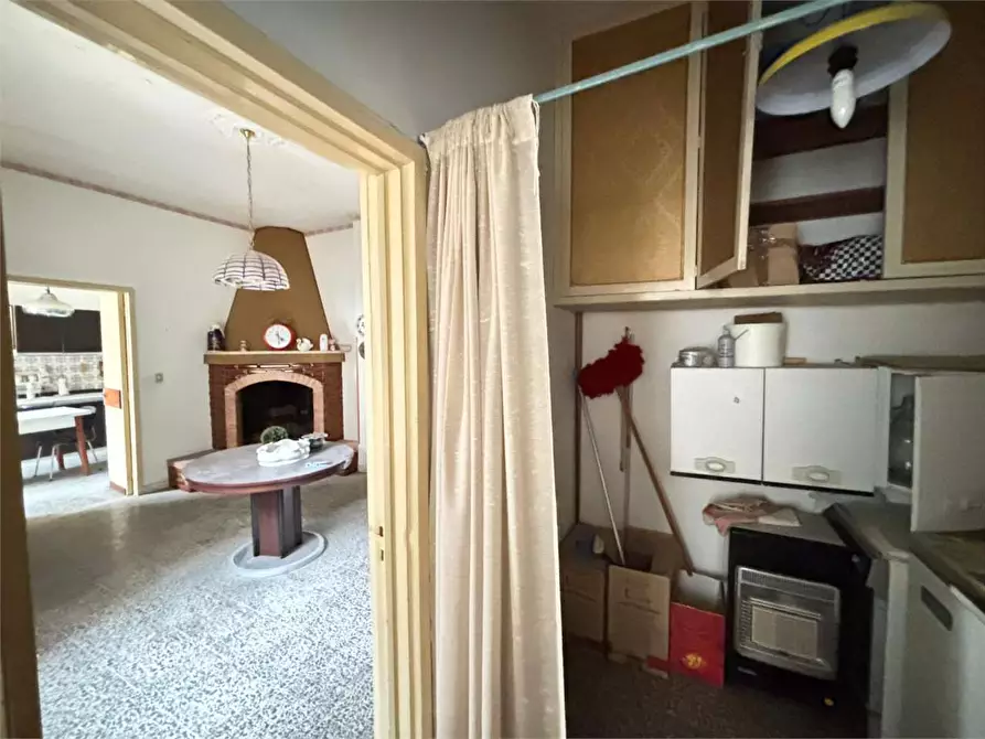 Immagine 5 di Appartamento in vendita  in via sicilia a Casarano