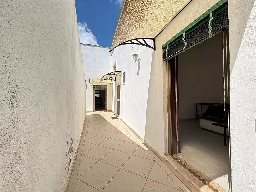 Immagine 10 di Casa indipendente in vendita  in via nino bixio 13 a Botrugno