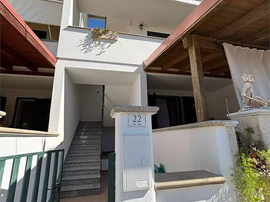 Immagine 1 di Casa bifamiliare in vendita  in via Elba 22 a Ugento