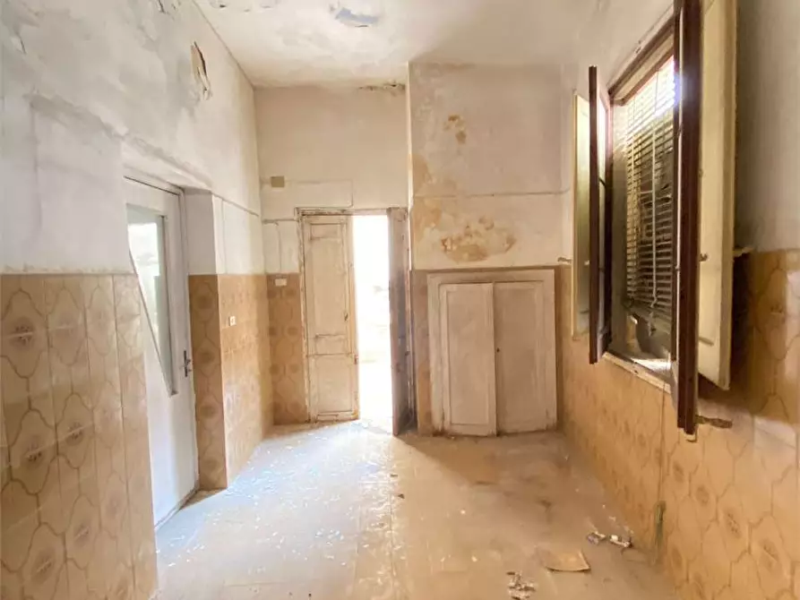 Immagine 25 di Trilocale in vendita  in Via silvio pellico a Casarano