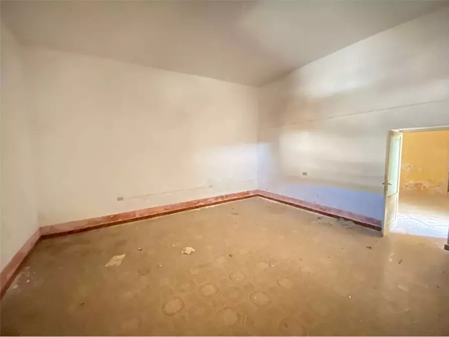 Immagine 28 di Trilocale in vendita  in Via silvio pellico a Casarano