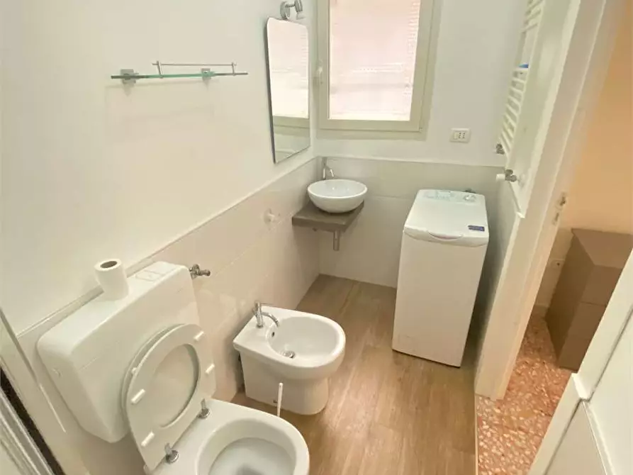 Immagine 16 di Bilocale in vendita  in Via Corsica a Casarano