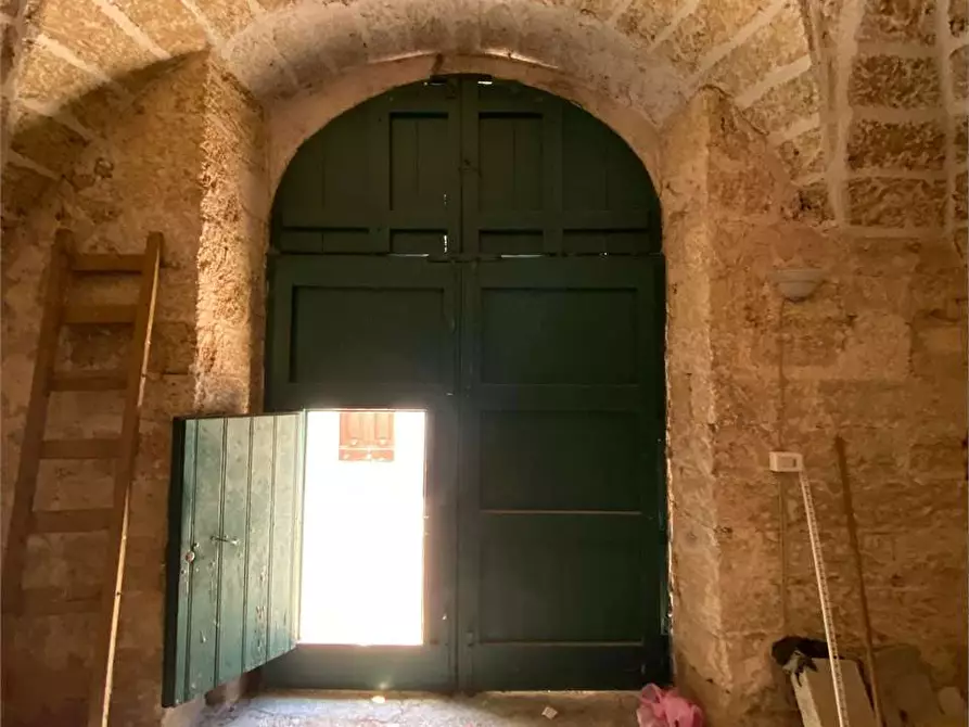 Immagine 37 di Stabile in vendita  in via Racale 30 a Melissano