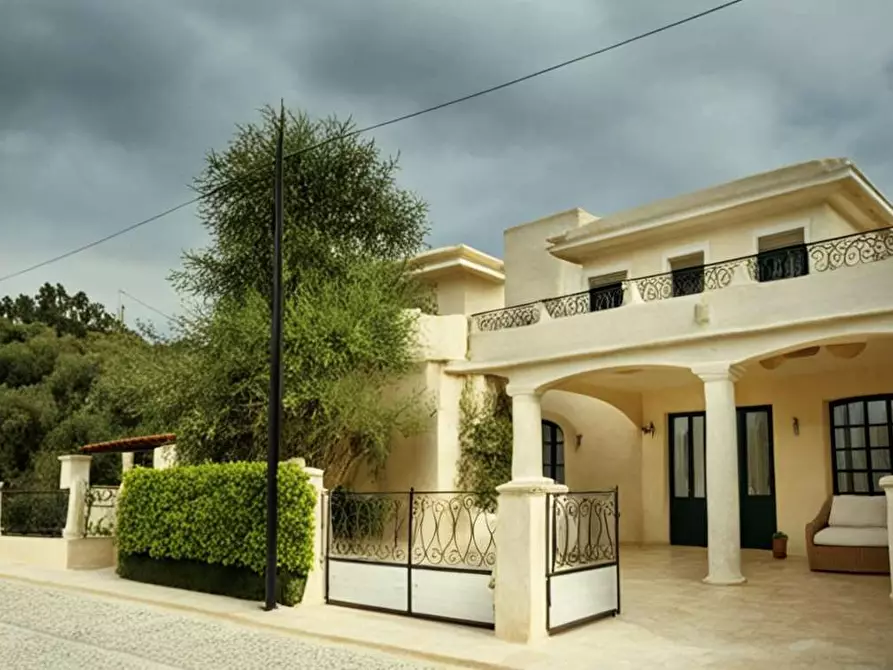 Immagine 3 di Villa in vendita  in via caviglia a Specchia