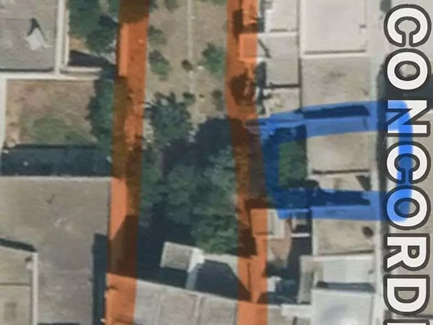 Immagine 48 di Stabile in vendita  in via Racale 30 a Melissano