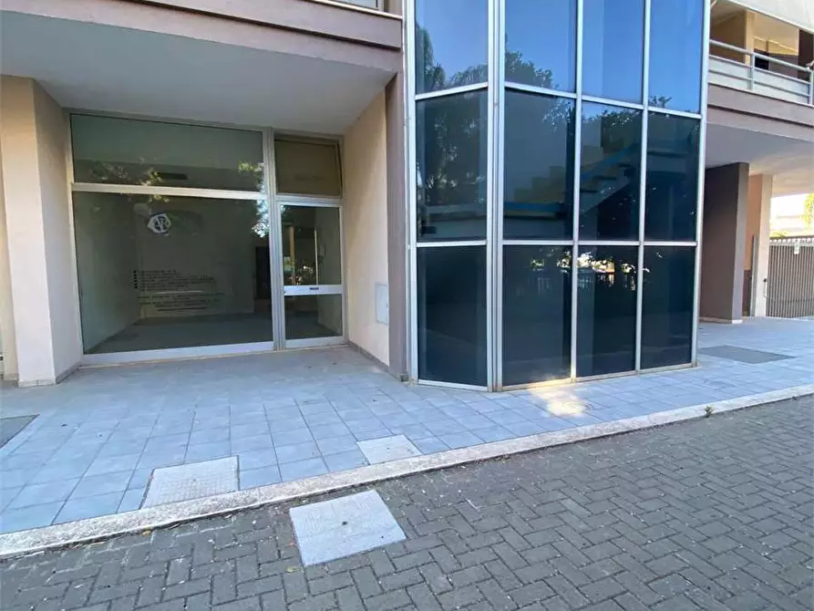 Immagine 3 di Ufficio in vendita  in via Giaquinto 5 a Lecce