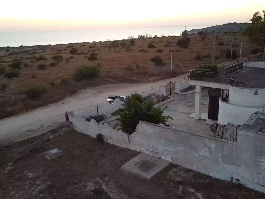 Immagine 1 di Villa in vendita  in sp 275 a Gallipoli
