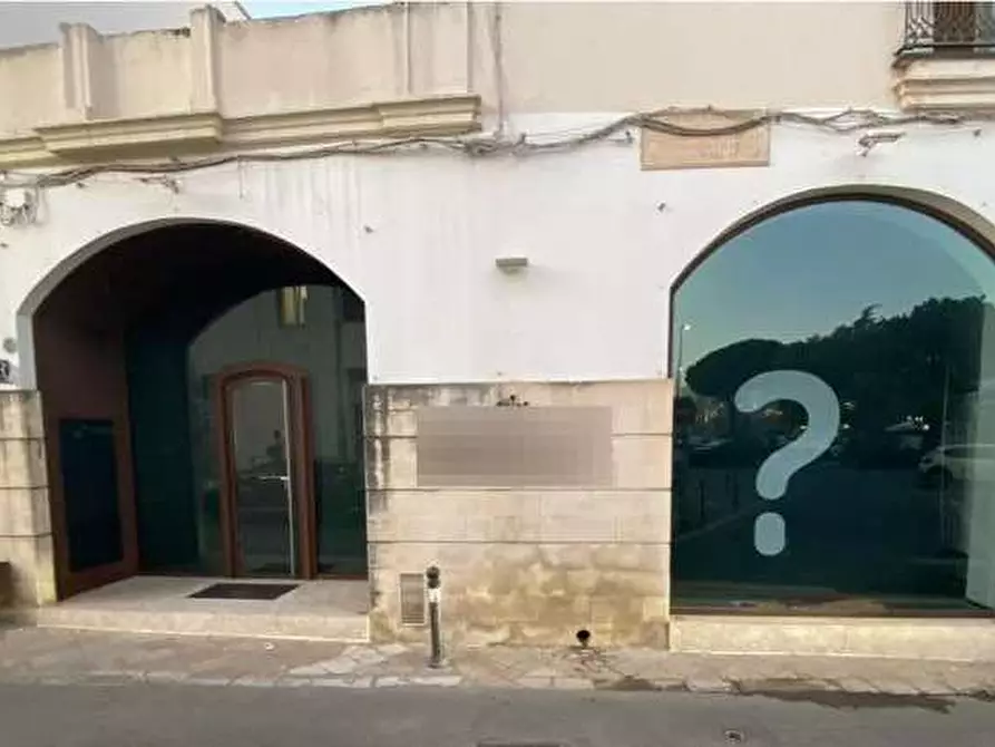 Immagine 2 di Negozio in affitto  in piazza Garibaldi  12 a Casarano