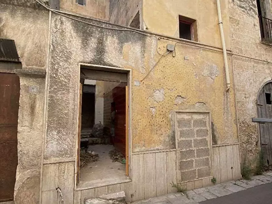 Immagine 2 di Casa indipendente in vendita  in piazza san pietro a Casarano
