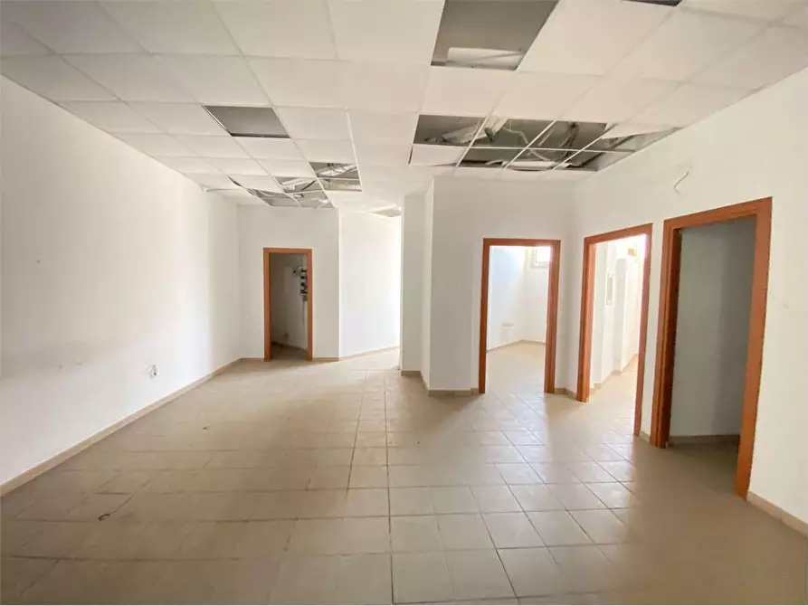 Immagine 6 di Ufficio in vendita  in via Giaquinto 5 a Lecce