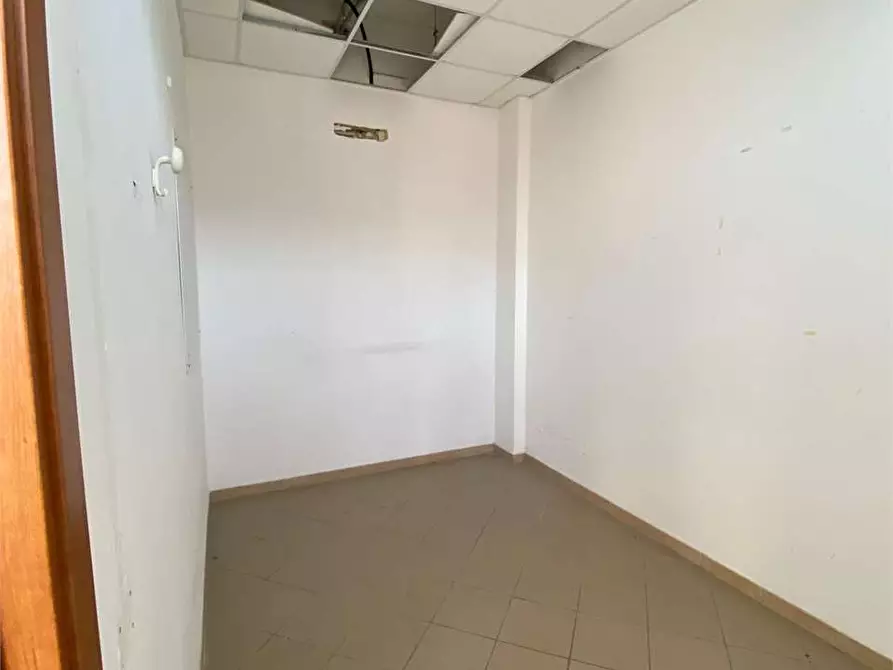 Immagine 15 di Ufficio in vendita  in via Giaquinto 5 a Lecce