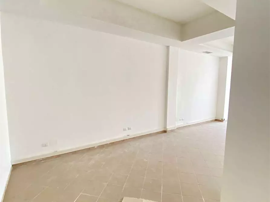 Immagine 10 di Ufficio in vendita  in via Giaquinto a Lecce