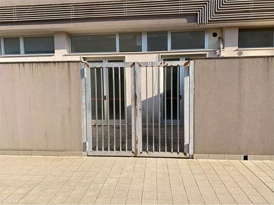 Immagine 6 di Ufficio in vendita  in via Giaquinto a Lecce