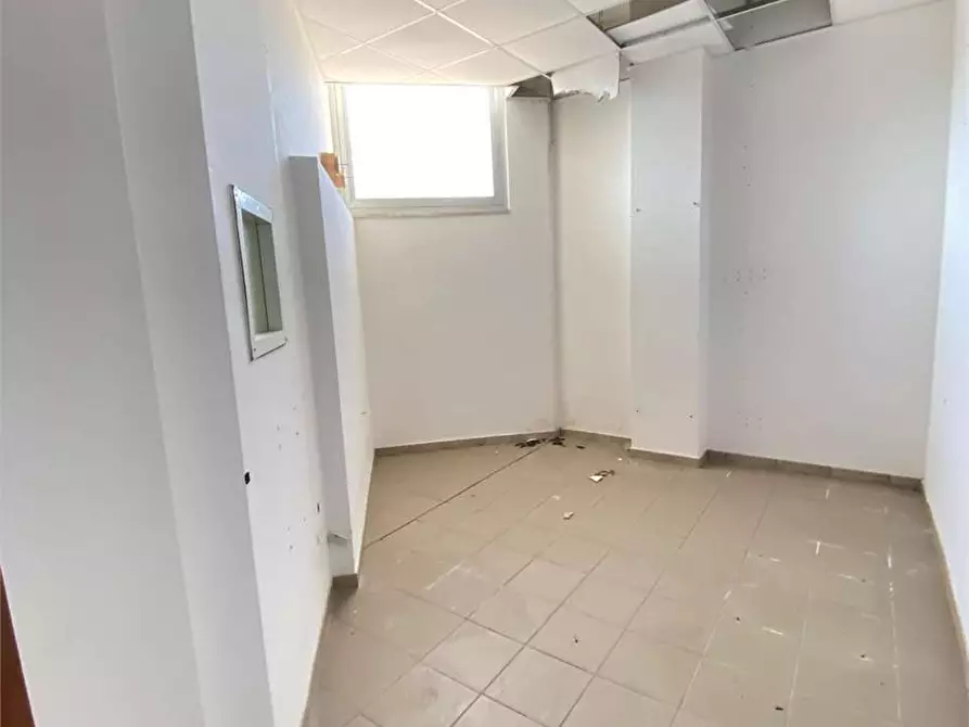Immagine 10 di Ufficio in vendita  in via Giaquinto 5 a Lecce