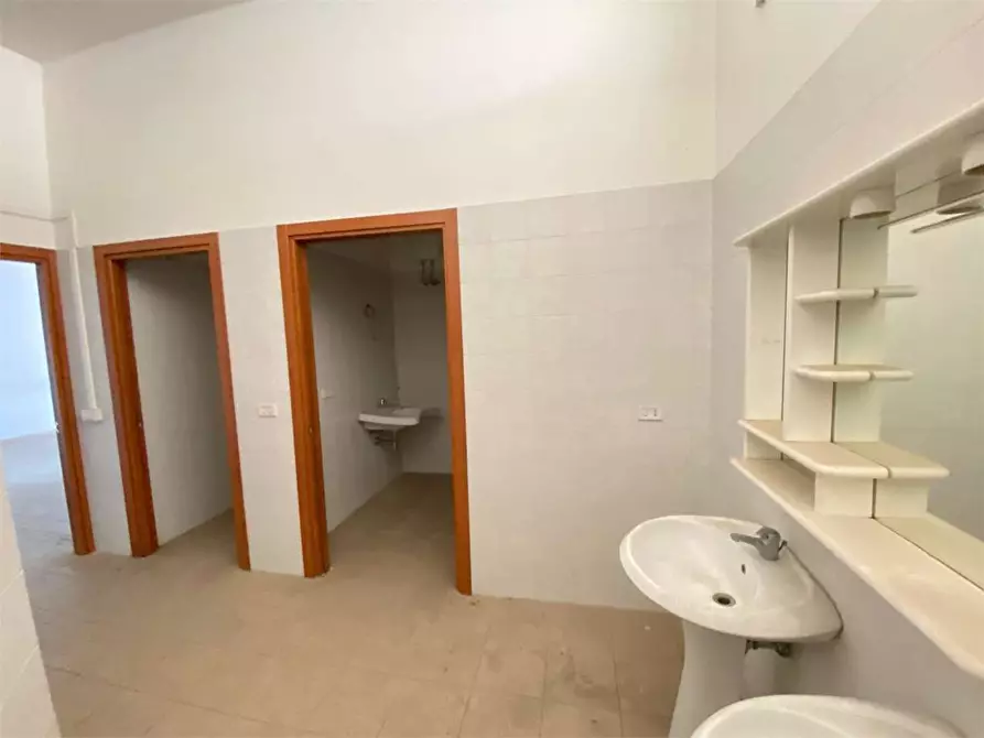 Immagine 21 di Ufficio in vendita  in via Giaquinto 5 a Lecce