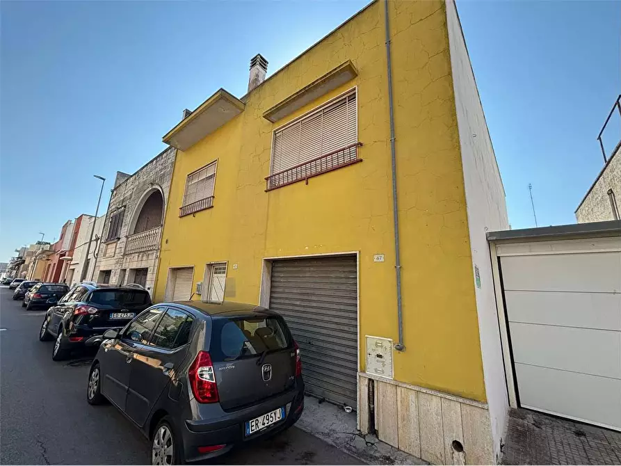 Immagine 1 di Casa indipendente in vendita  in via giotto a Casarano