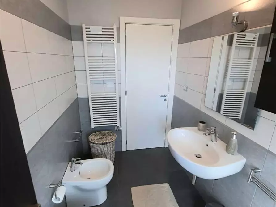 Immagine 10 di Appartamento in vendita  in via ombrone a Casarano