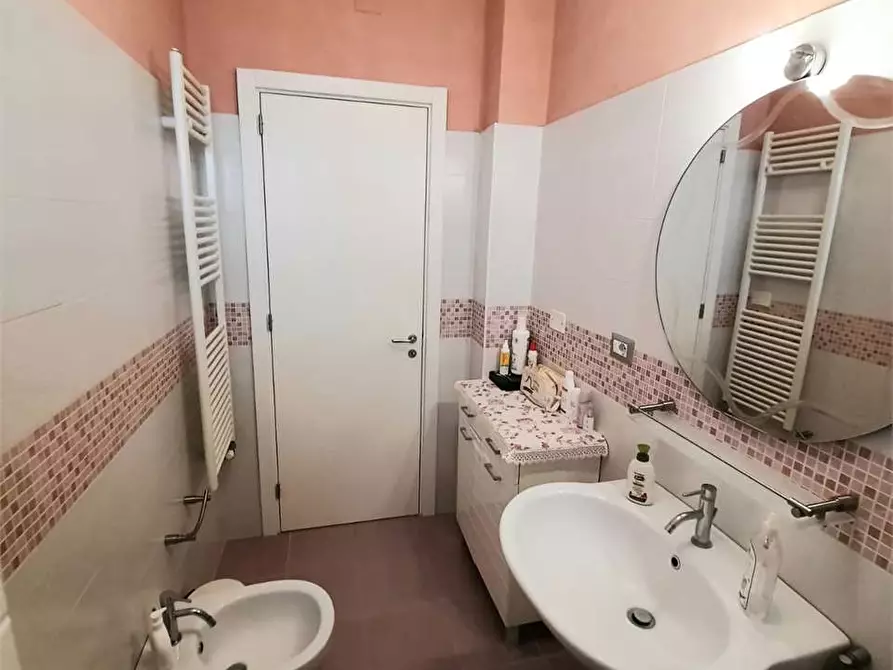 Immagine 11 di Appartamento in vendita  in via ombrone a Casarano