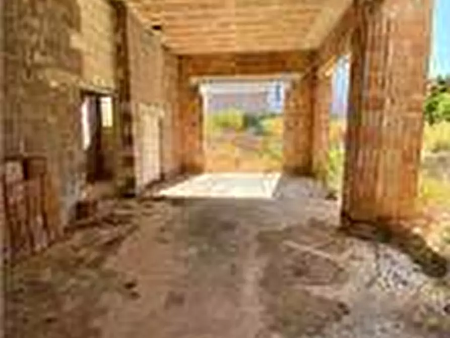 Immagine 15 di Villa in vendita  in via zara  1 a Casarano