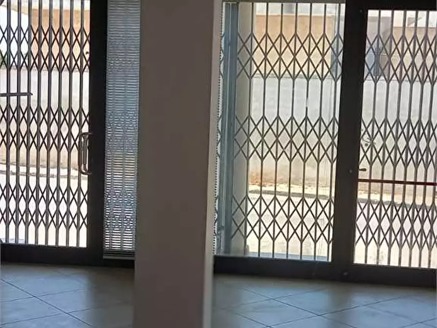 Immagine 2 di Ufficio in affitto  in viale ferrari a Casarano