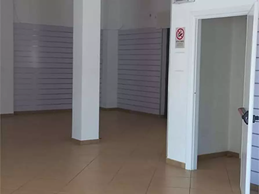 Immagine 3 di Ufficio in affitto  in viale ferrari a Casarano