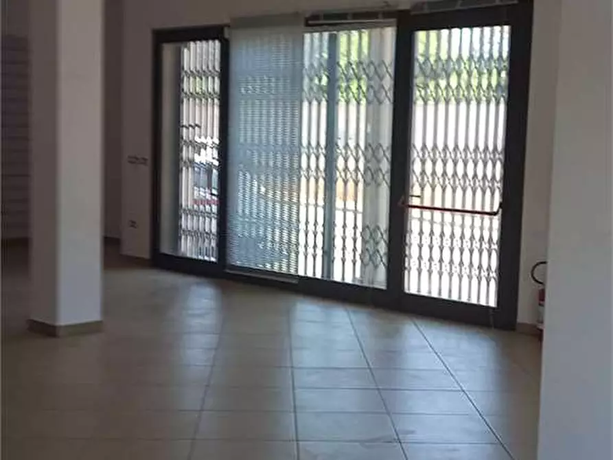 Immagine 6 di Ufficio in affitto  in viale ferrari a Casarano