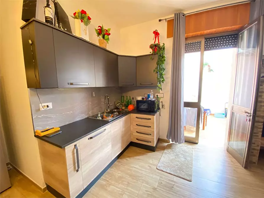 Immagine 2 di Appartamento in vendita  in via Manzoni a Casarano