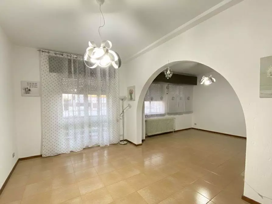 Immagine 3 di Casa indipendente in vendita  in via ofanto a Casarano