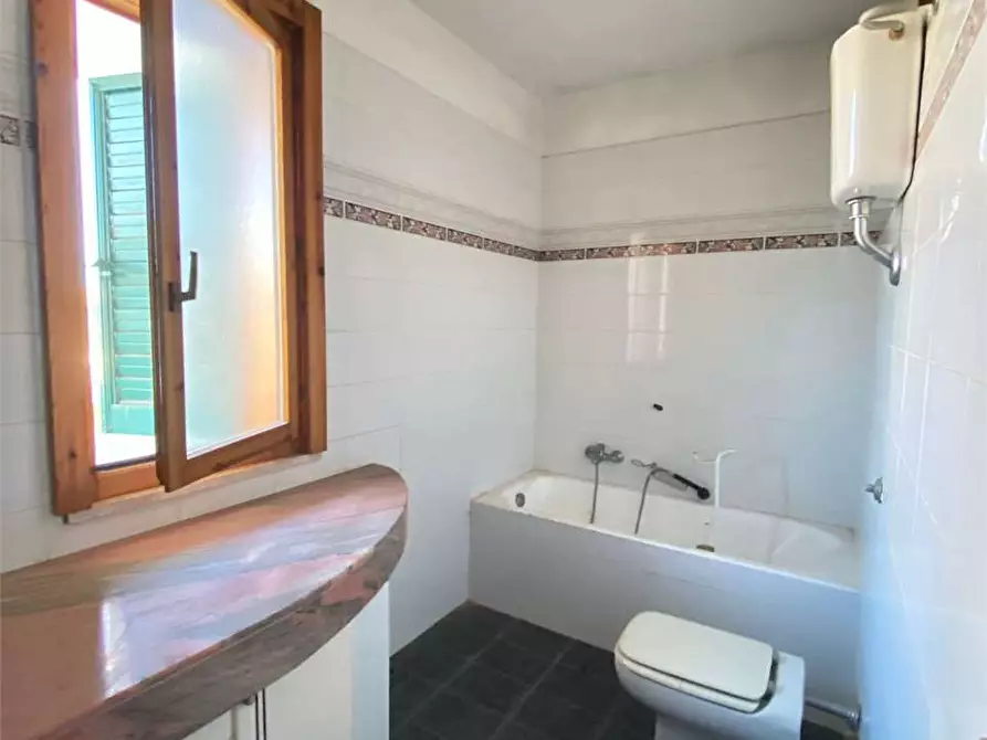 Immagine 19 di Villetta a schiera in vendita  in irlanda a Casarano