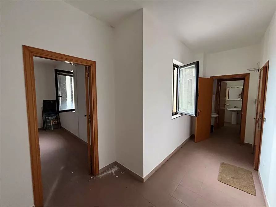 Immagine 6 di Ufficio in vendita  in Via carlo poerio a Casarano