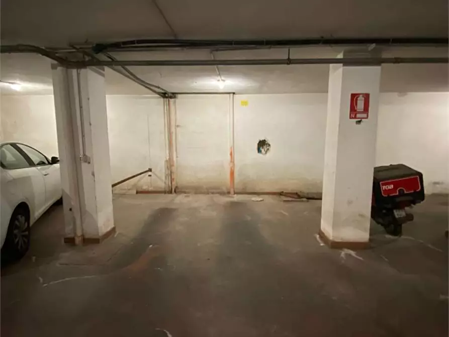 Immagine 1 di Posto auto in affitto  in via lupo a Casarano