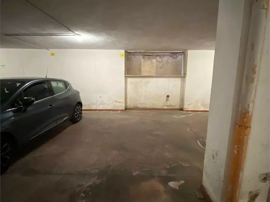 Immagine 3 di Posto auto in affitto  in via lupo a Casarano