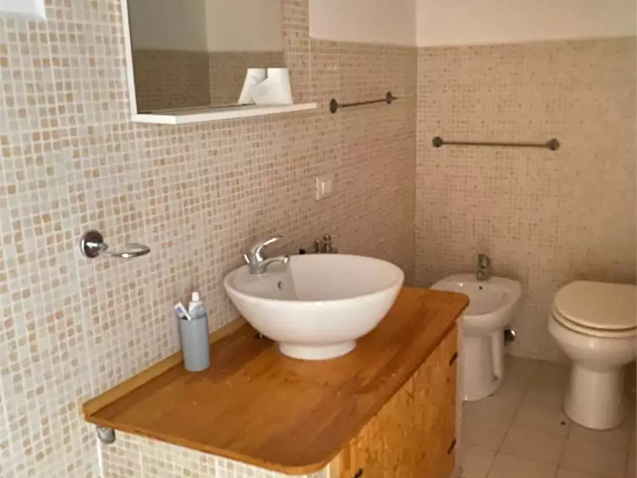 Immagine 9 di Appartamento in vendita  a Matino