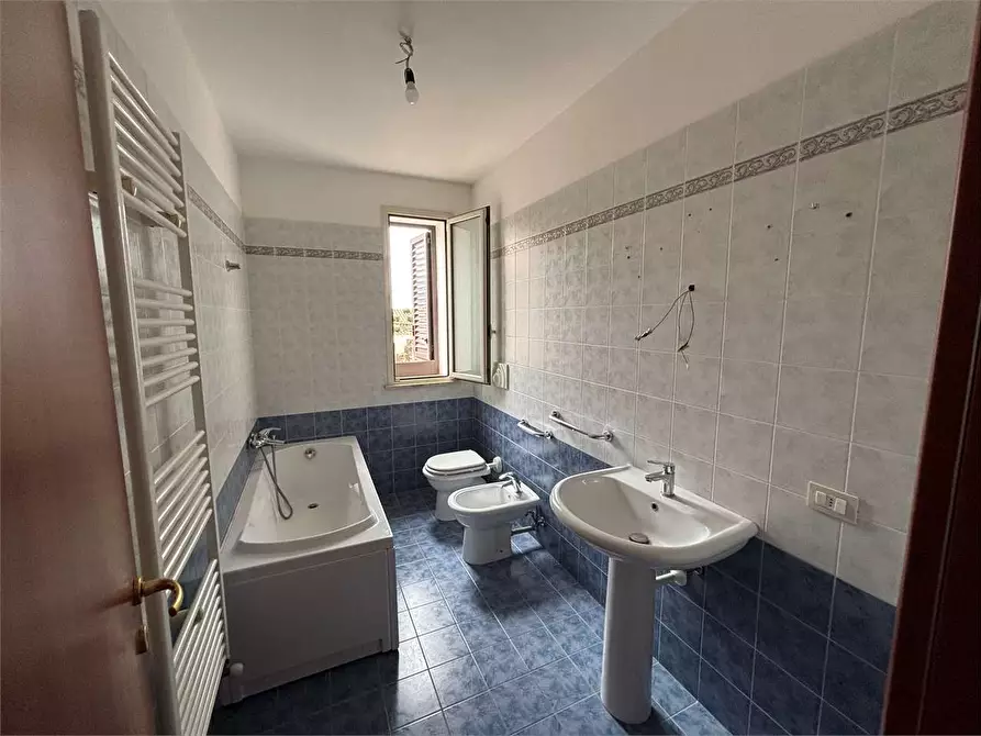 Immagine 17 di Appartamento in vendita  in Via vittorio emanuele a Casarano